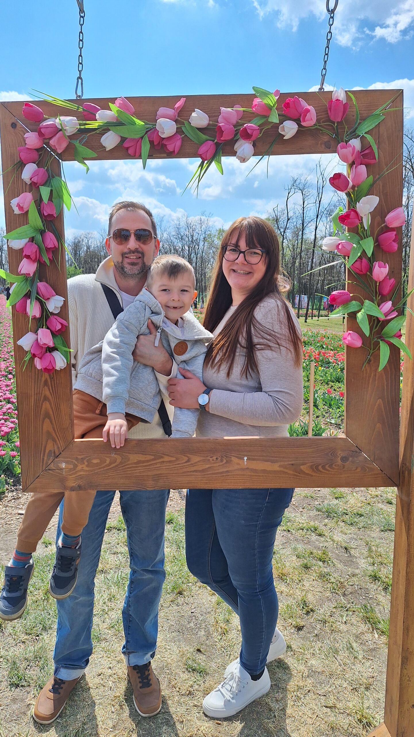 Közös fotó a tulipános képkeretben